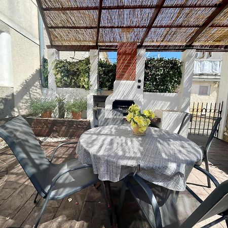 Apartment Mila With Jacuzzi Spa Pula Bagian luar foto