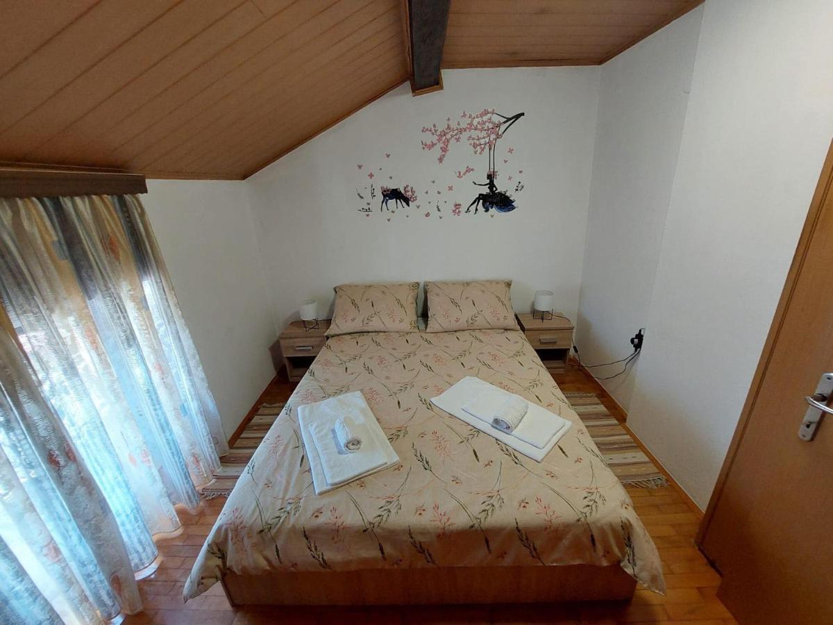 Apartment Mila With Jacuzzi Spa Pula Bagian luar foto