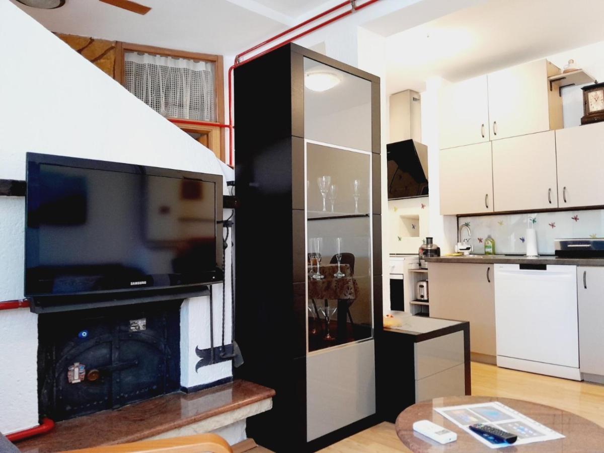 Apartment Mila With Jacuzzi Spa Pula Bagian luar foto