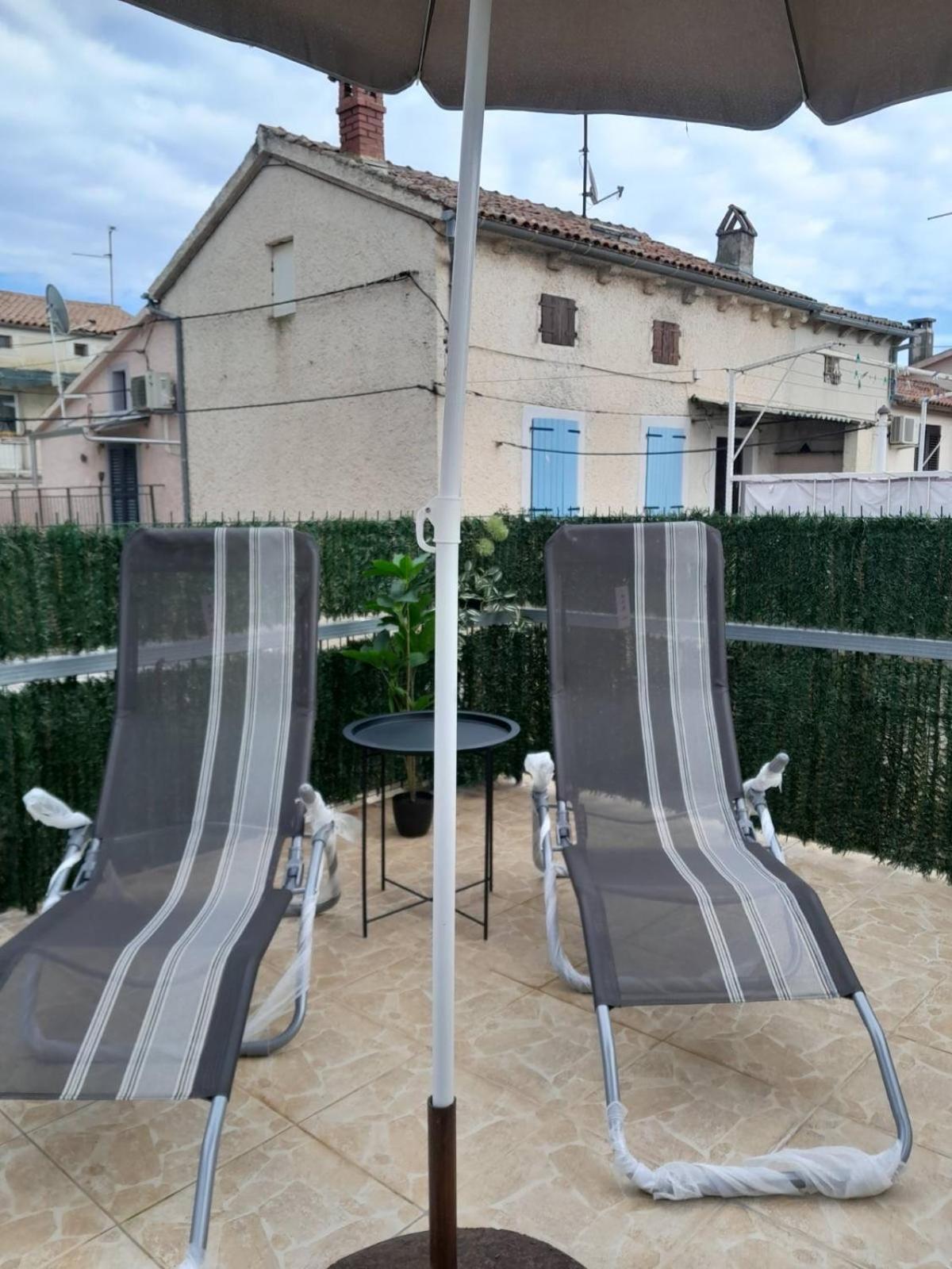 Apartment Mila With Jacuzzi Spa Pula Bagian luar foto